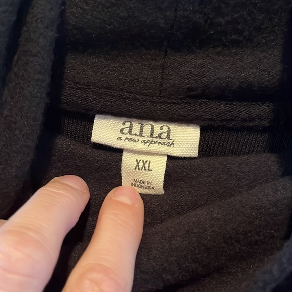 𝅺soft black turtleneck with slight puff shoulder classic
Staple size XXL - Picture 5 of 11